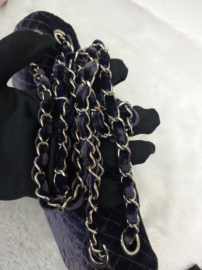 Chanel Medium Velvet Navy Blue Vintage SHW SF (broken holo)