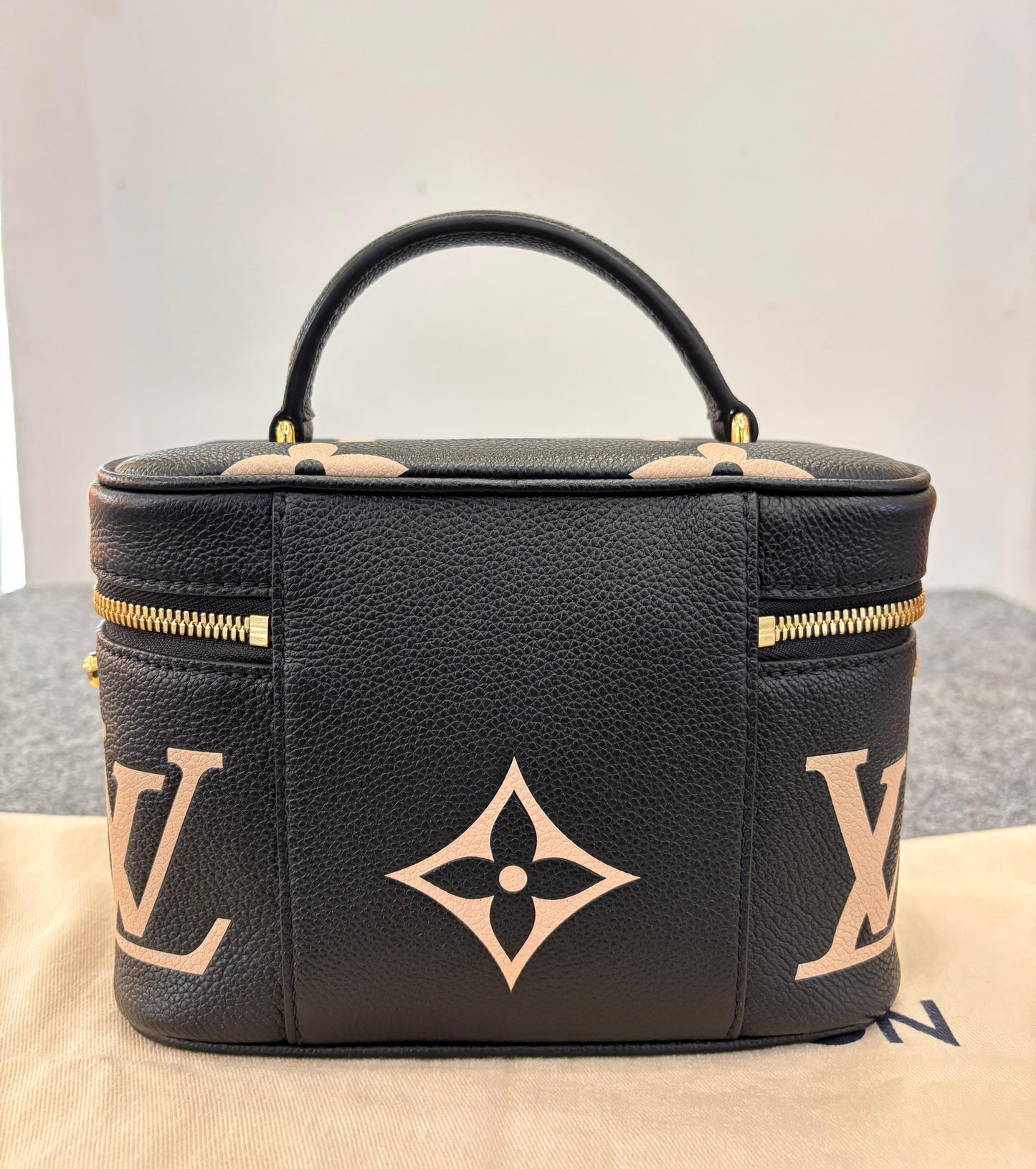 LV Vanity NV Monogram Empreinte Noir Beige (CHIP)