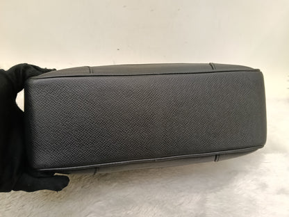 LV Neo Pavel Clutch Taiga Ardoise Black 2009