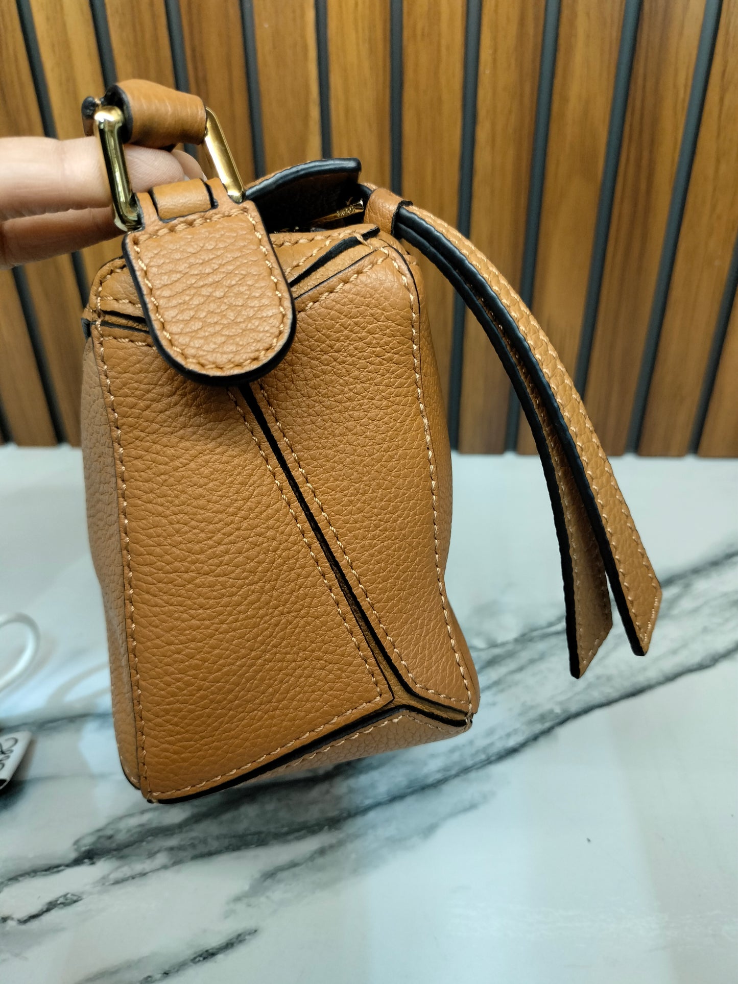 Loewe Puzzle Mini Grained Light Caramel GHW 2022