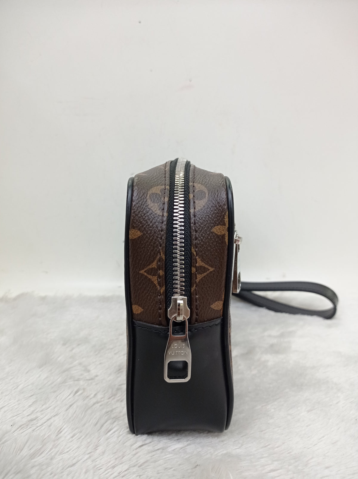 LV Kasai Clutch Monogram Macassar  2019