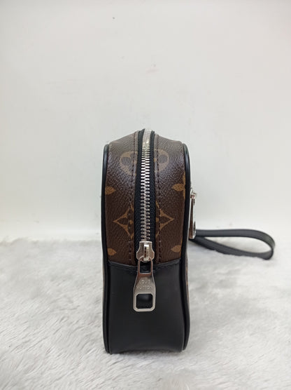 LV Kasai Clutch Monogram Macassar  2019