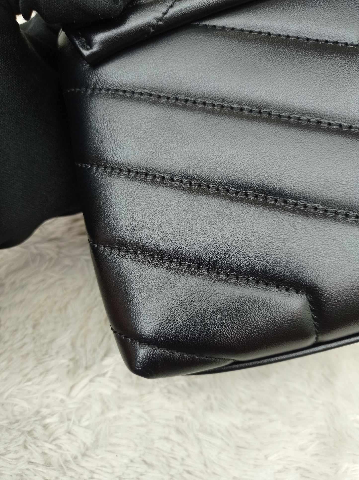 YsL Lou Lou Toy Lamb Black SHW 2018