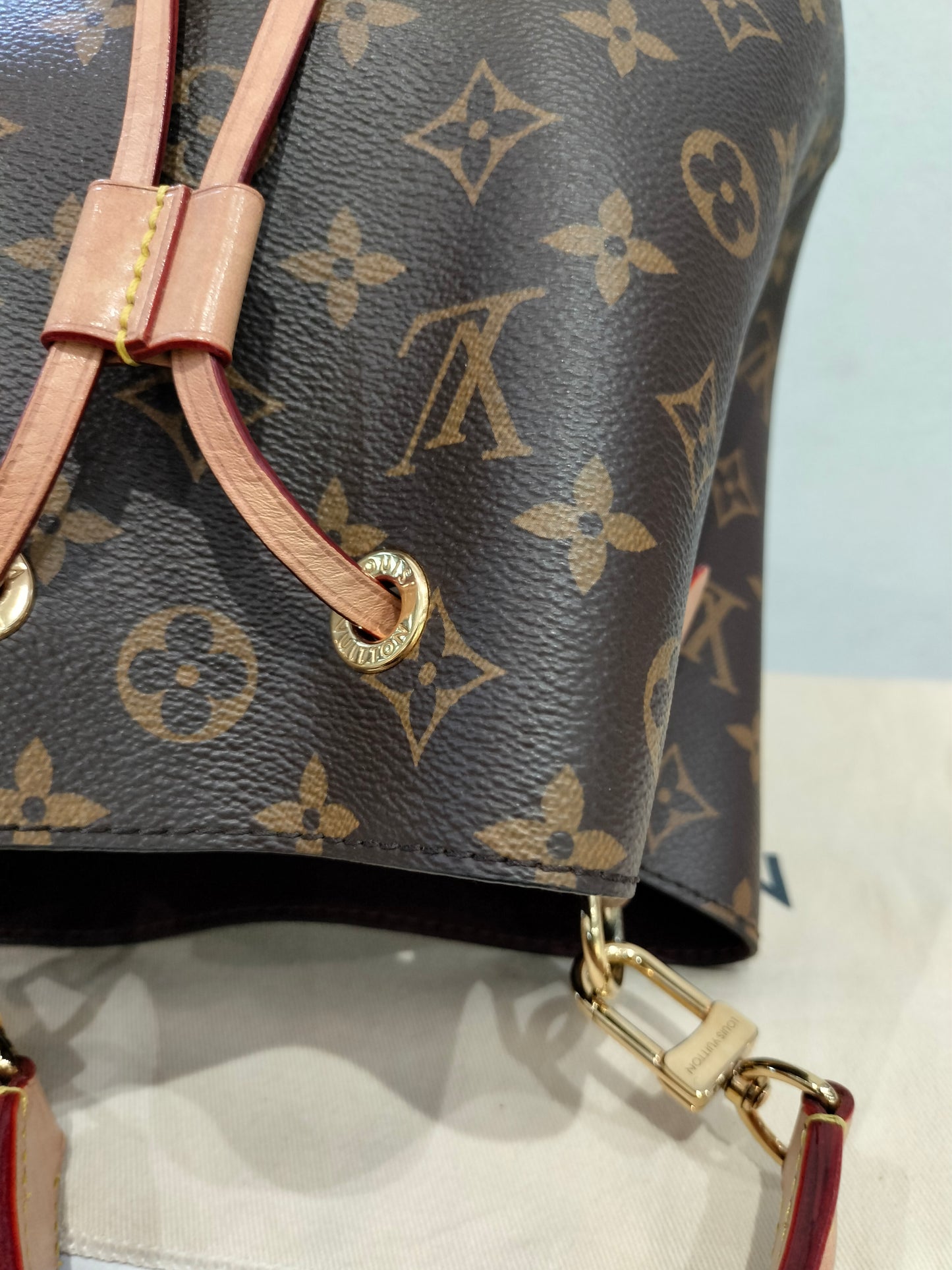 LV Neo Noe BB Monogram 2023 (CHIP)