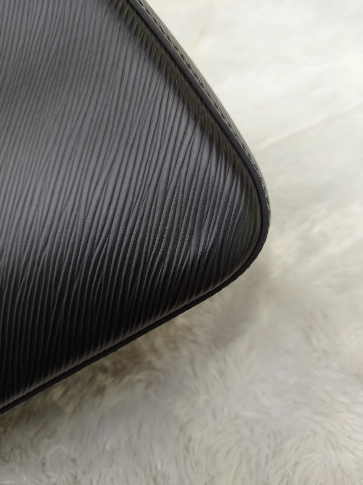 LV Marelle NM Epi Noir (CHIP)