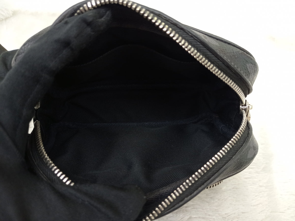 LV Outdoor Pouch Monogram Eclipse (CHIP)