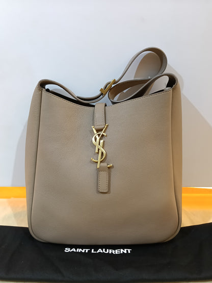 YsL Le 5 A7 Supple Small Calfskin Dusty Grey GHW 2023