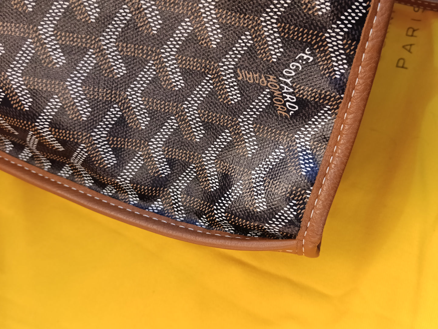 Goyard St Louis PM Black Tan SHW 2023
With pocket, db