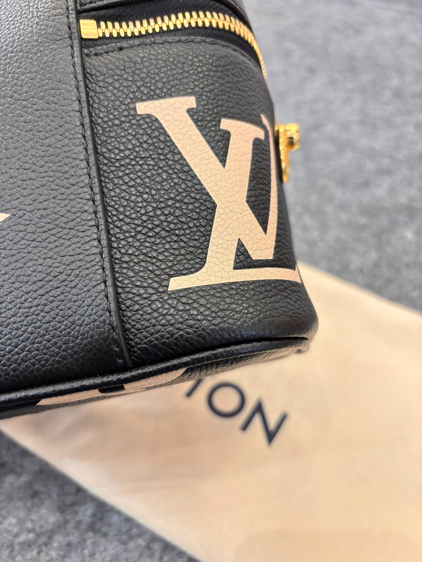 LV Vanity NV Monogram Empreinte Noir Beige (CHIP)