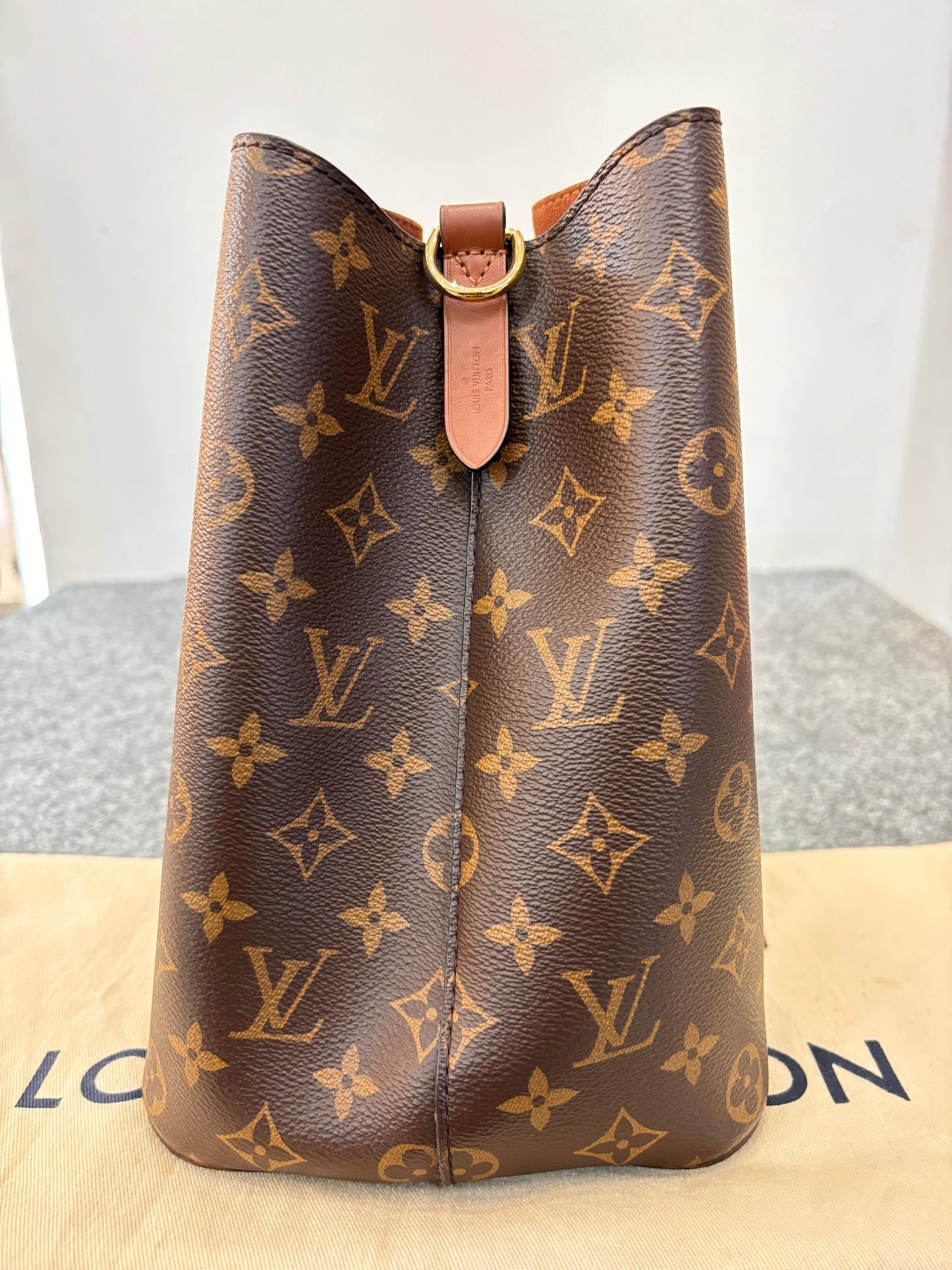 LV Neo Noe MM Monogram Caramel (CHIP)