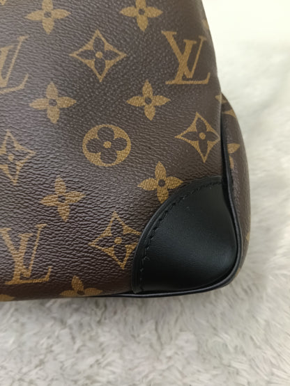 LV Odeon NM PM Monogram Noir (CHIP)