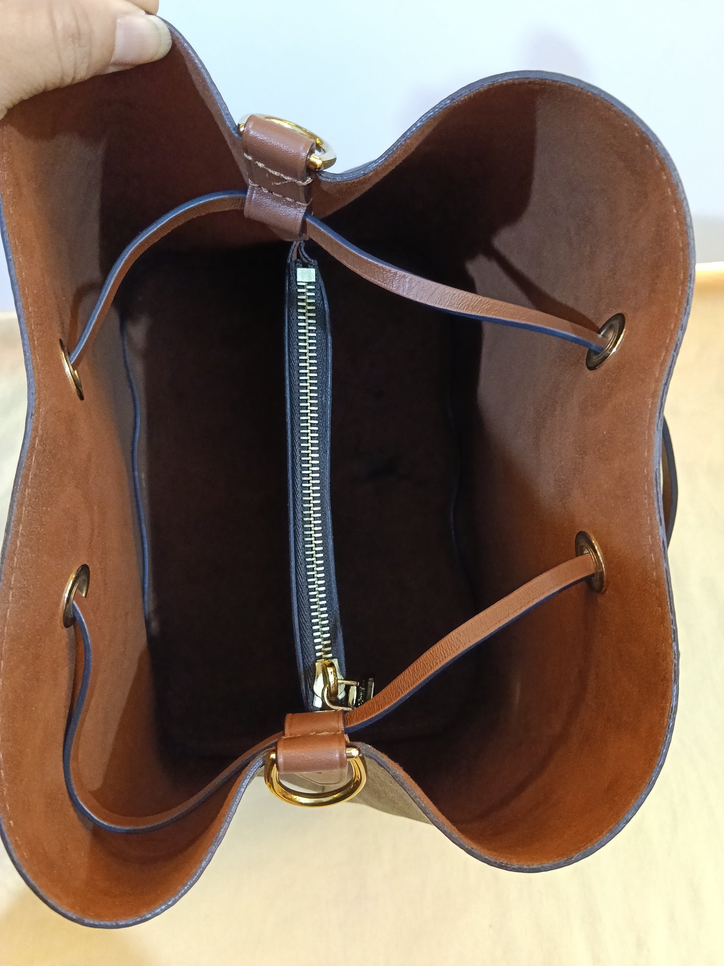 LV Neo Noe MM Monogram Caramel (CHIP)