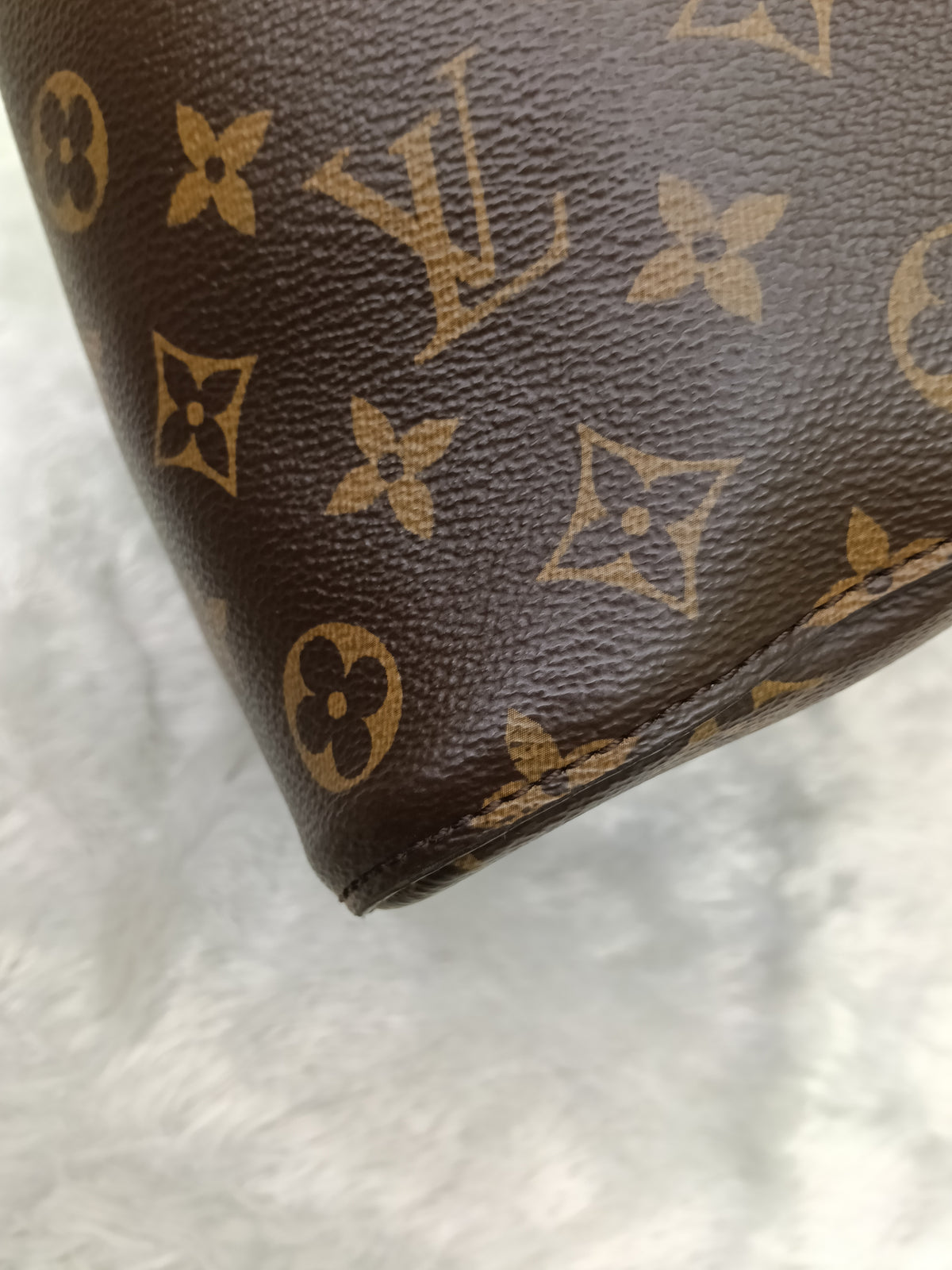 LV Neo Noe MM Monogram Caramel 2019