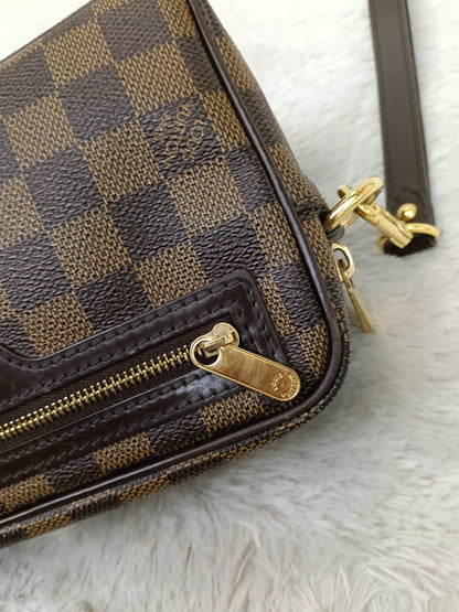 LV Macao Pochette Damier 2012