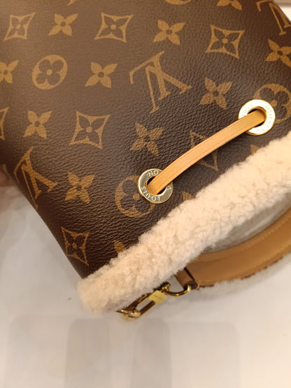 LV Neo Noe BB Monogram Shearling Cozygram 2023 (CHIP)