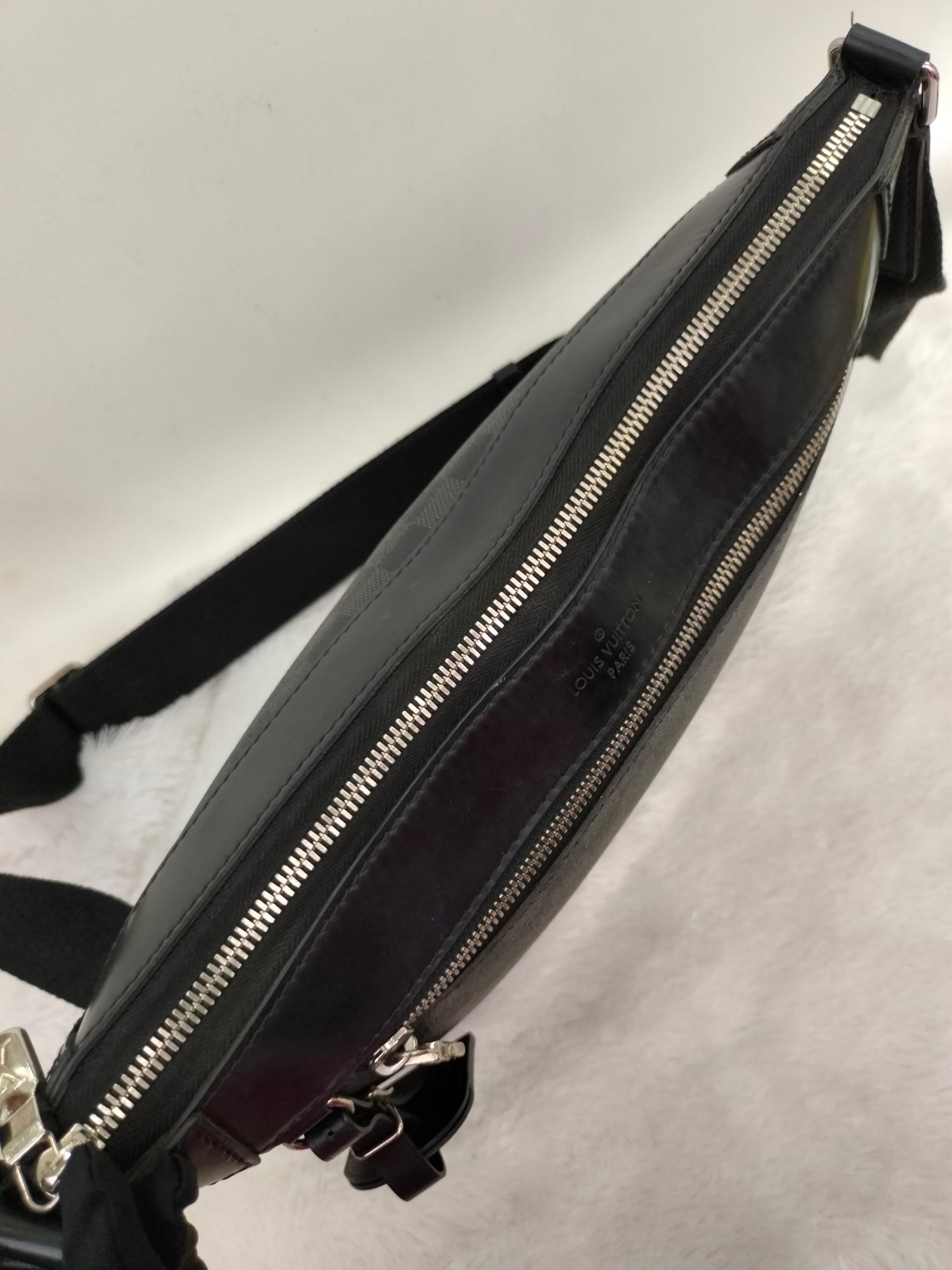 LV Mick Messenger Graphite 2017