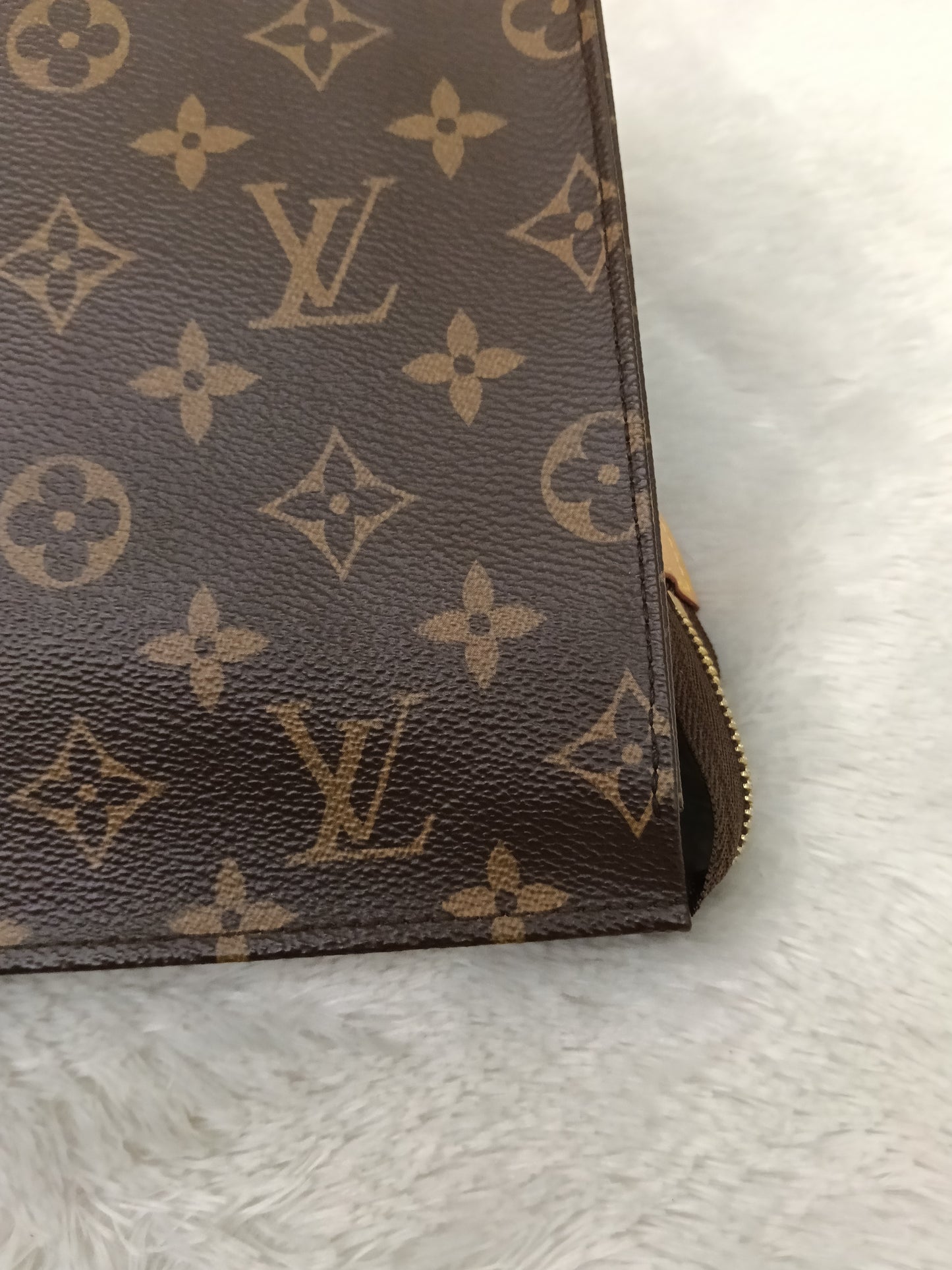 LV Pochette Toiletry 26 Monogram 2020