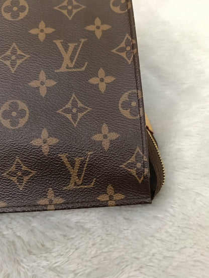 LV Pochette Toiletry 26 Monogram 2020