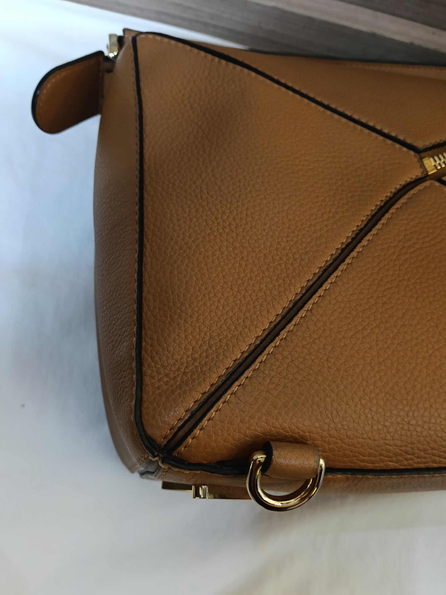 Loewe Puzzle Medium Grained Caramel GHW 2020