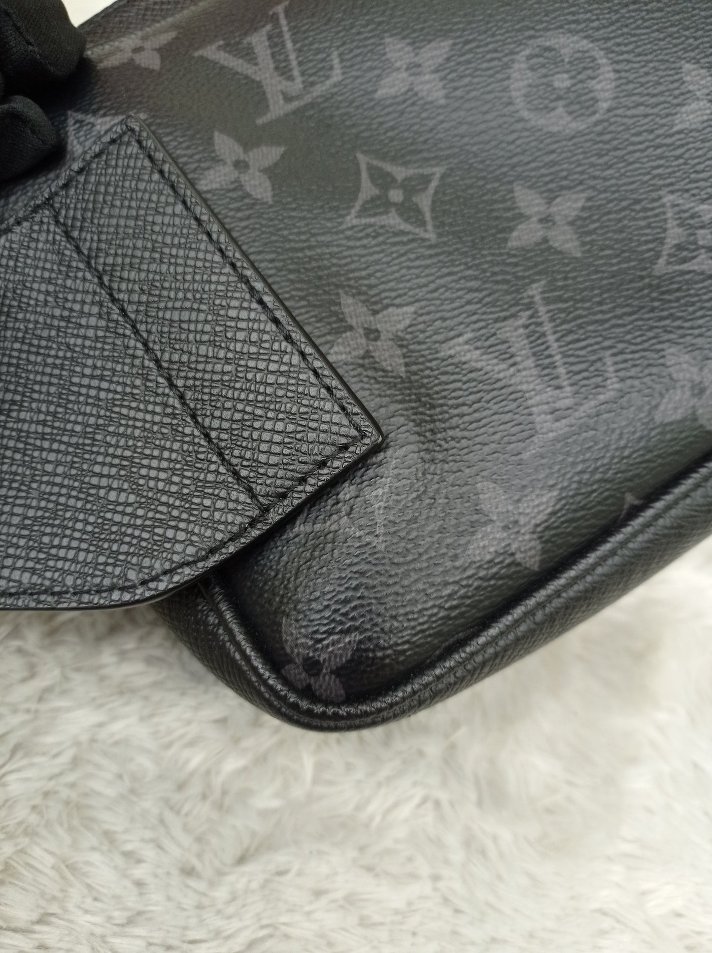 LV Outdoor Bumbag Taigarama Monogram Noir 2019