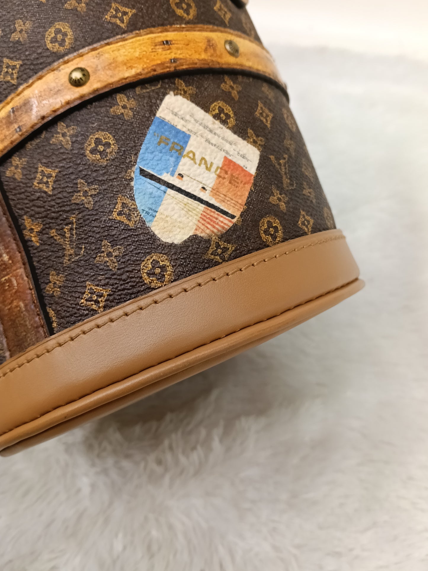 LV Duffle Transformed Monogram Time Trunk 2018