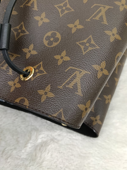 LV Neo Noe MM Monogram Noir (CHIP)