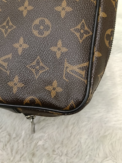 LV Kasai Clutch Monogram Macassar 2019