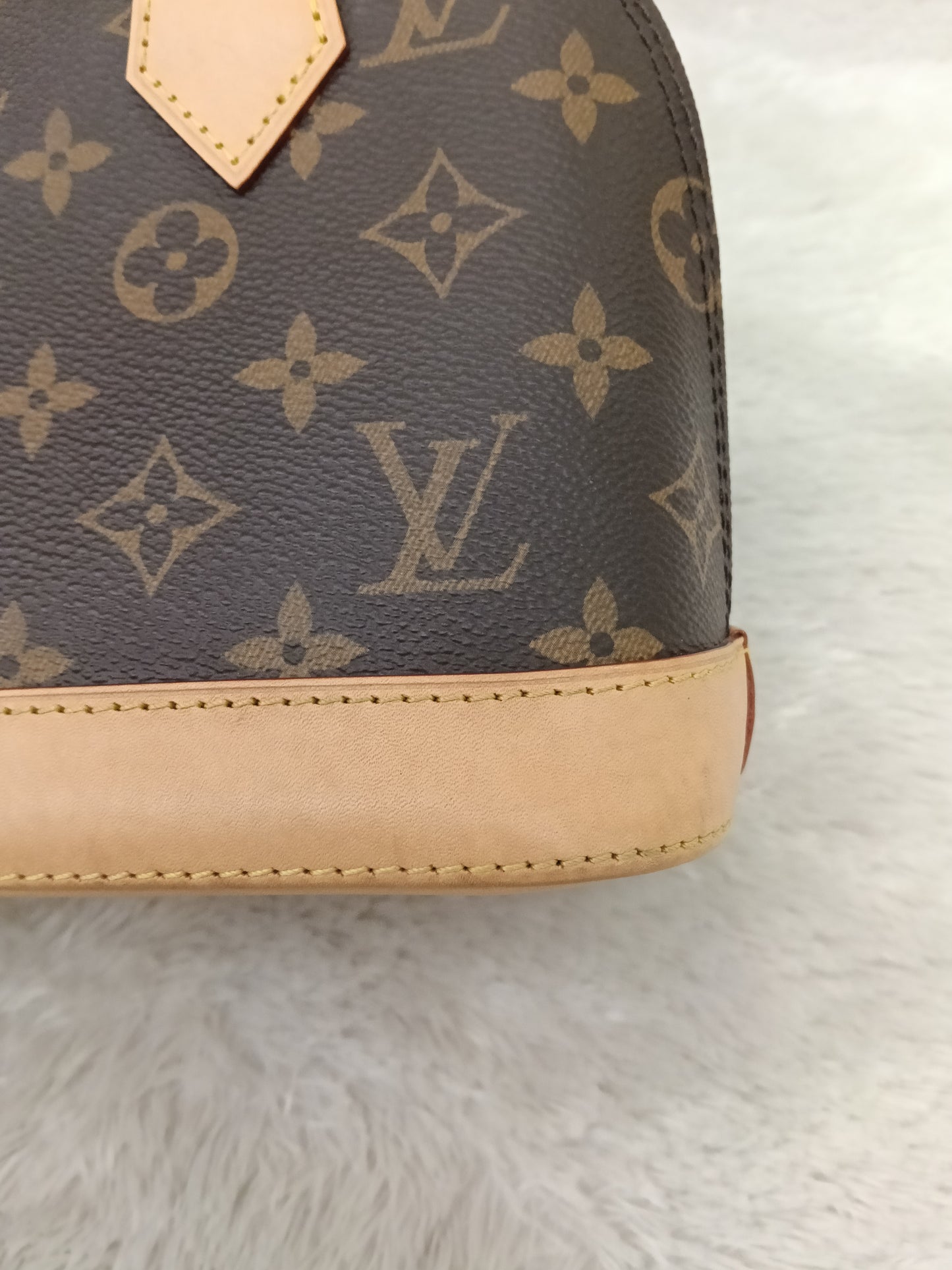 LV Alma BB Monogram 2025 (CHIP)
