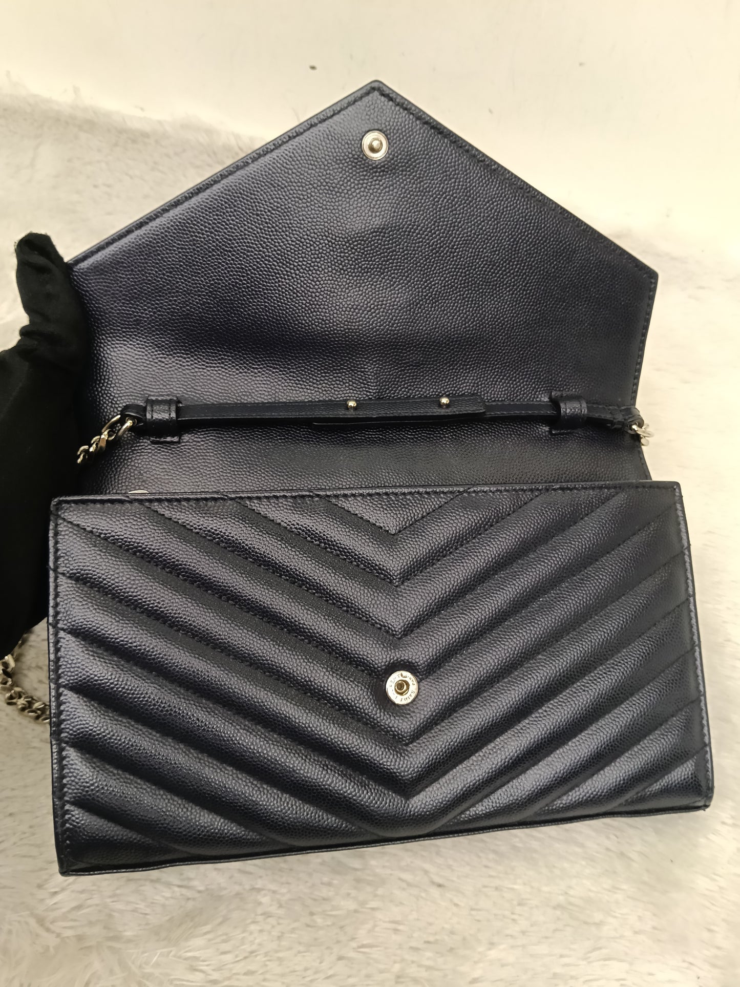 YsL WOC 22 Matelasse Monogramme Grained Navy SHW 2018