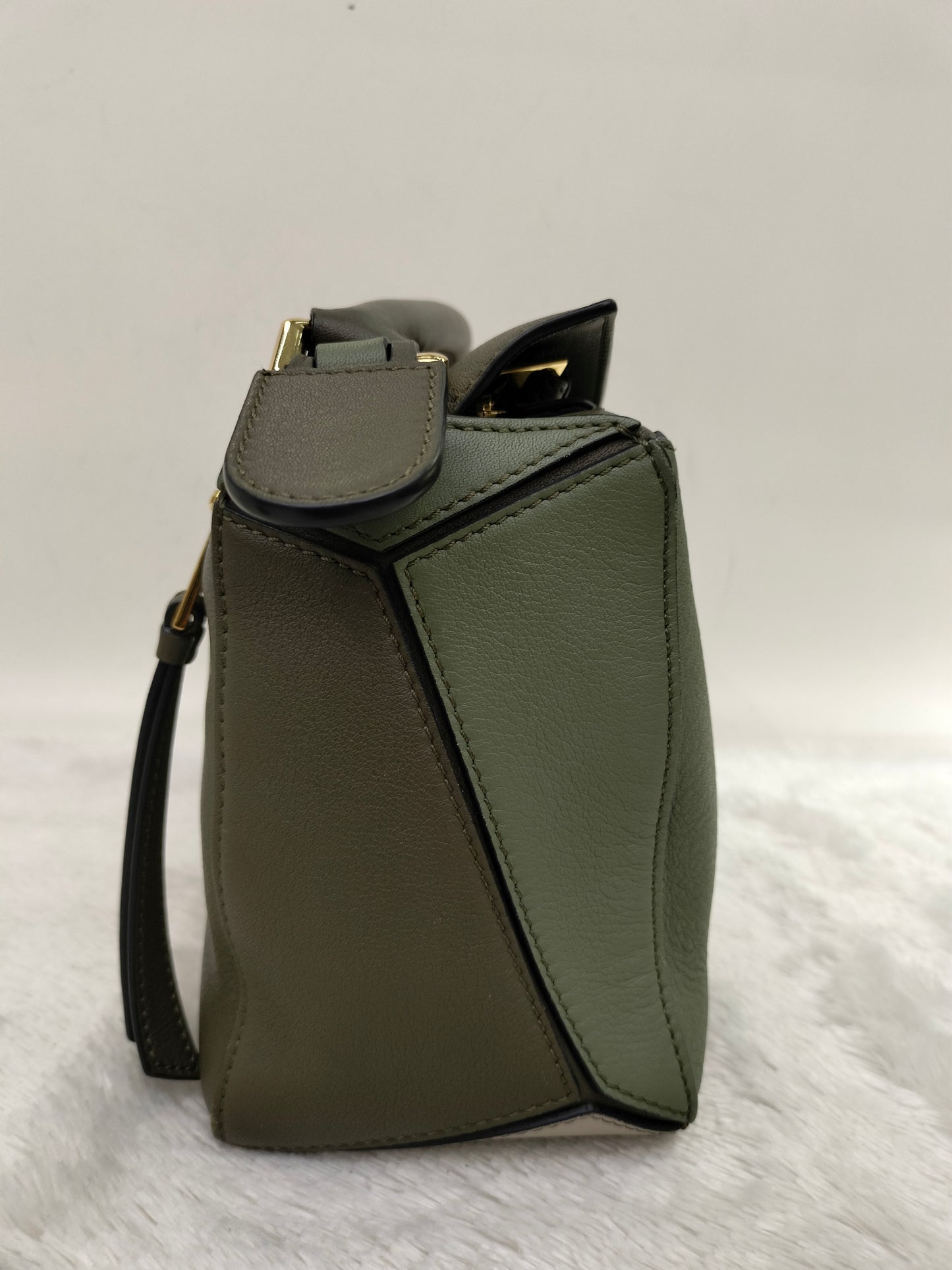 Loewe Puzzle Small Green Olive Oak GHW 2022