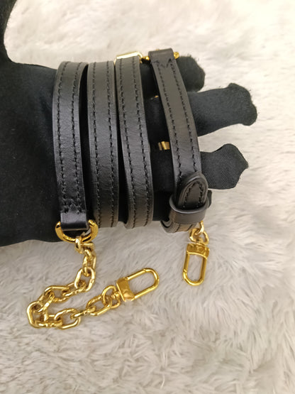 LV Trunk Clutch Monogram Reverse 2019