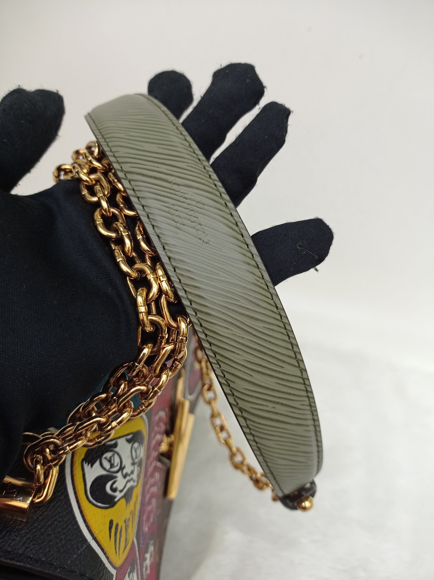 LV Twist MM Monogram Kabuki