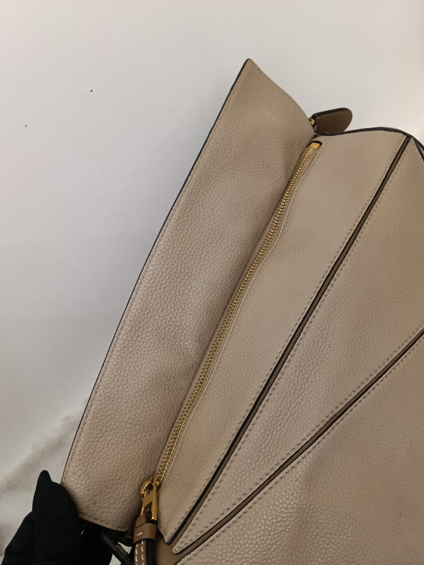 Loewe Puzzle Medium Grained Sand Mink GHW 2018