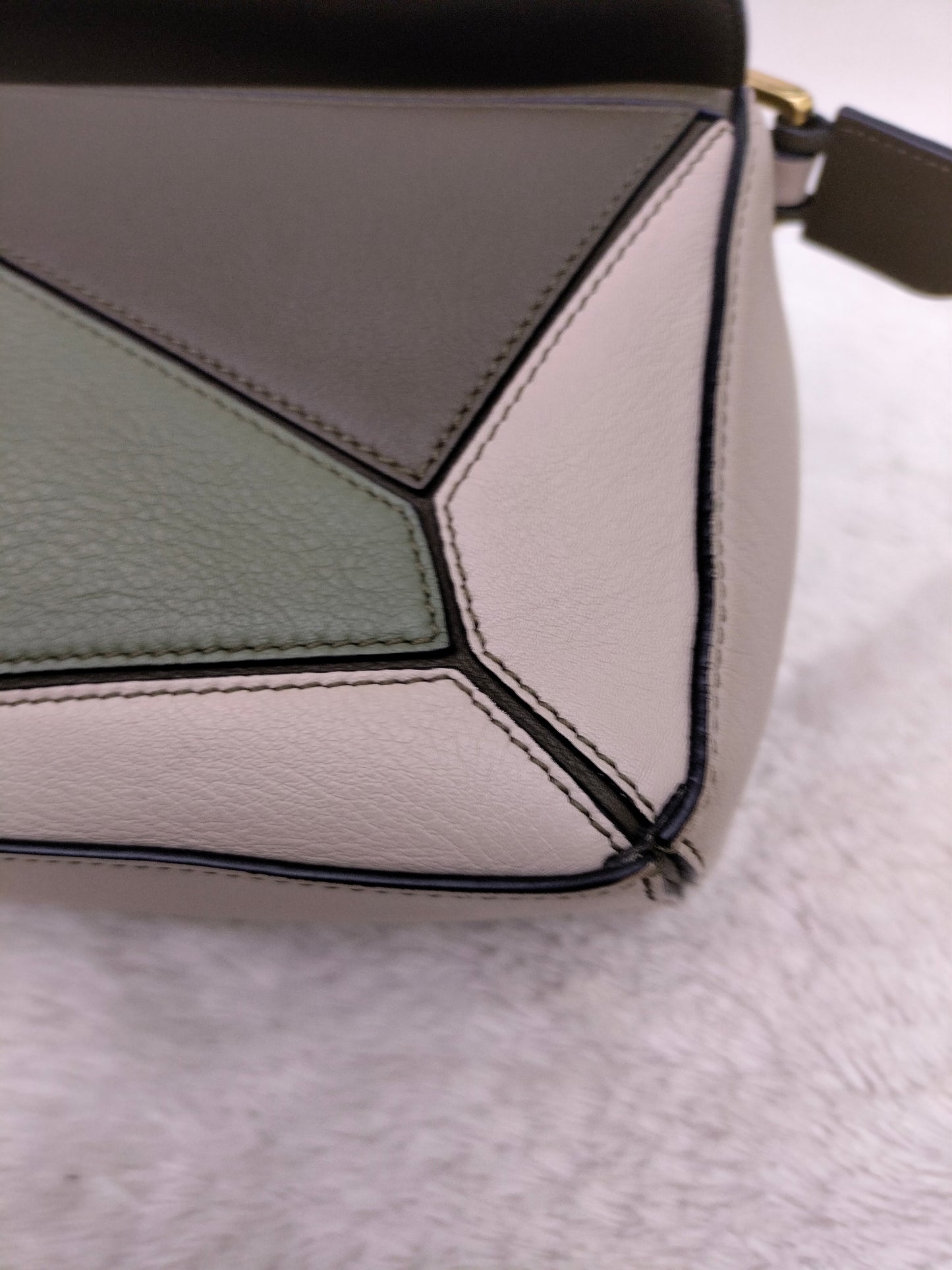 Loewe Puzzle Small Green Olive Oak GHW 2022