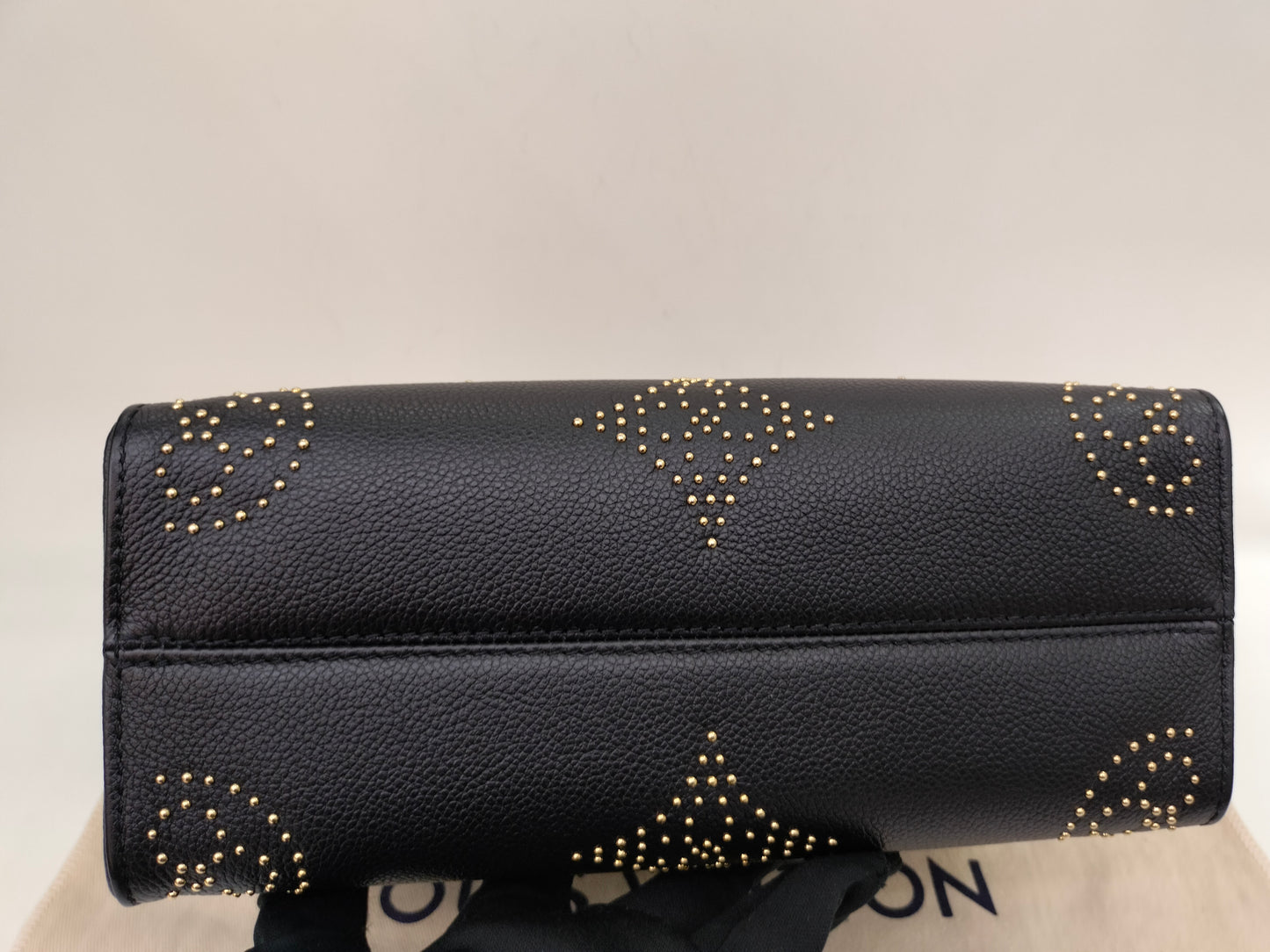 *Neverbeen Used* LV OTG PM Monogram Empreinte Studded Noir (CHIP)