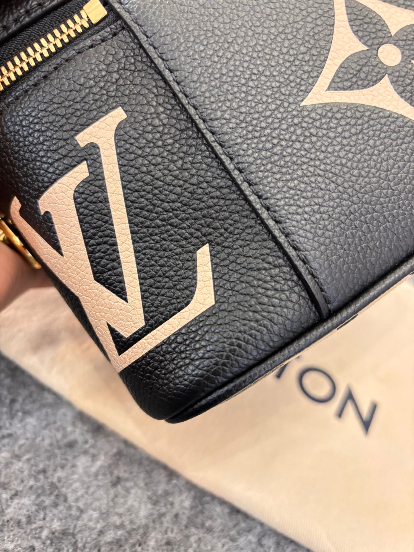 LV Vanity NV Monogram Empreinte Noir Beige (CHIP)