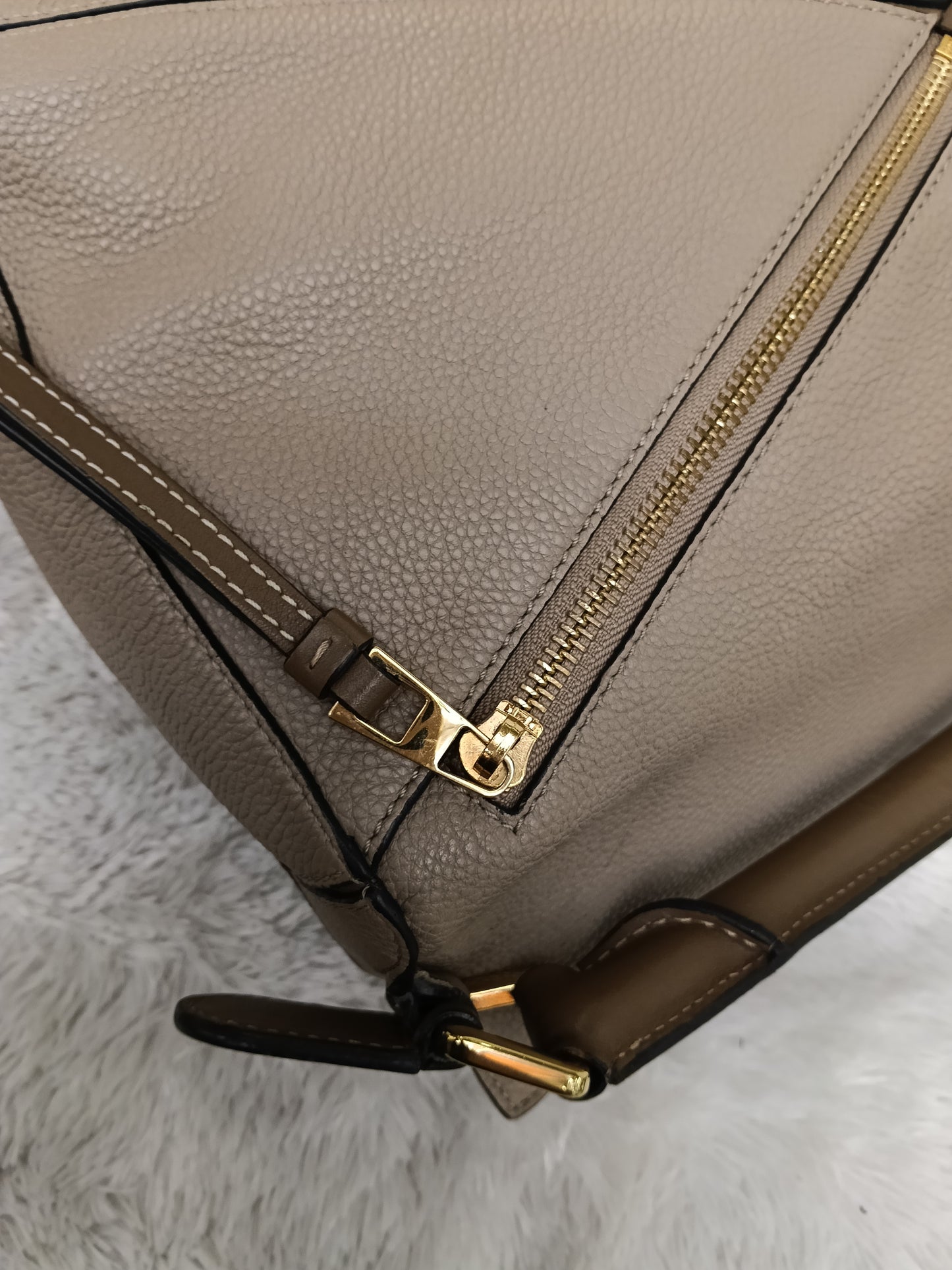 Loewe Puzzle Medium Grained Sand Mink GHW 2018
