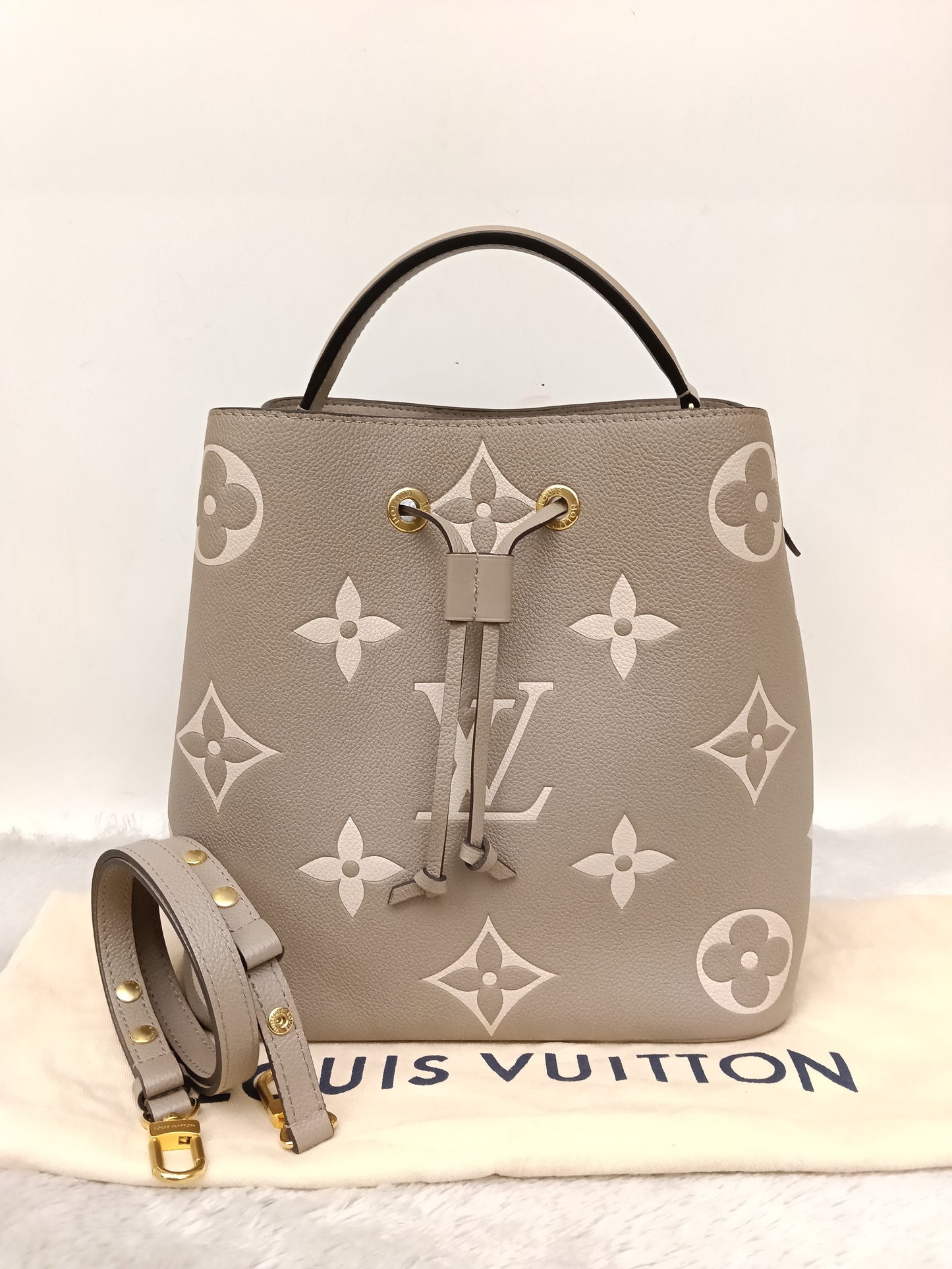 LV Neo Noe MM Monogram Empreinte Tourterelle Creme (CHIP)