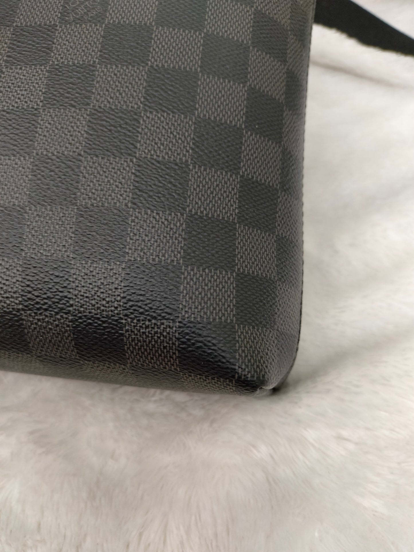LV Mick Messenger Graphite 2017