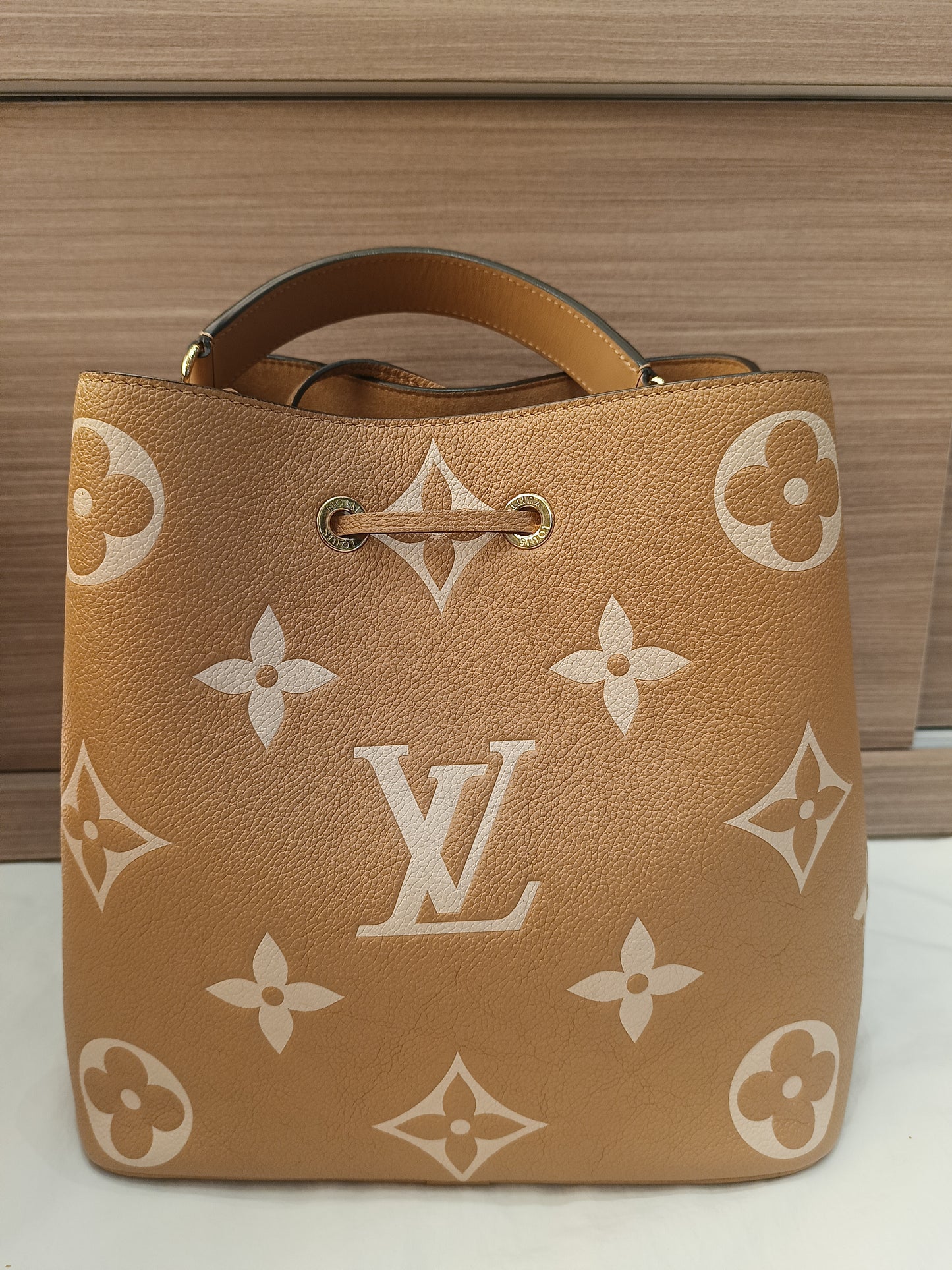 LV Neo Noe Monogram Empreinte Giant Arizona Beige (CHIP)