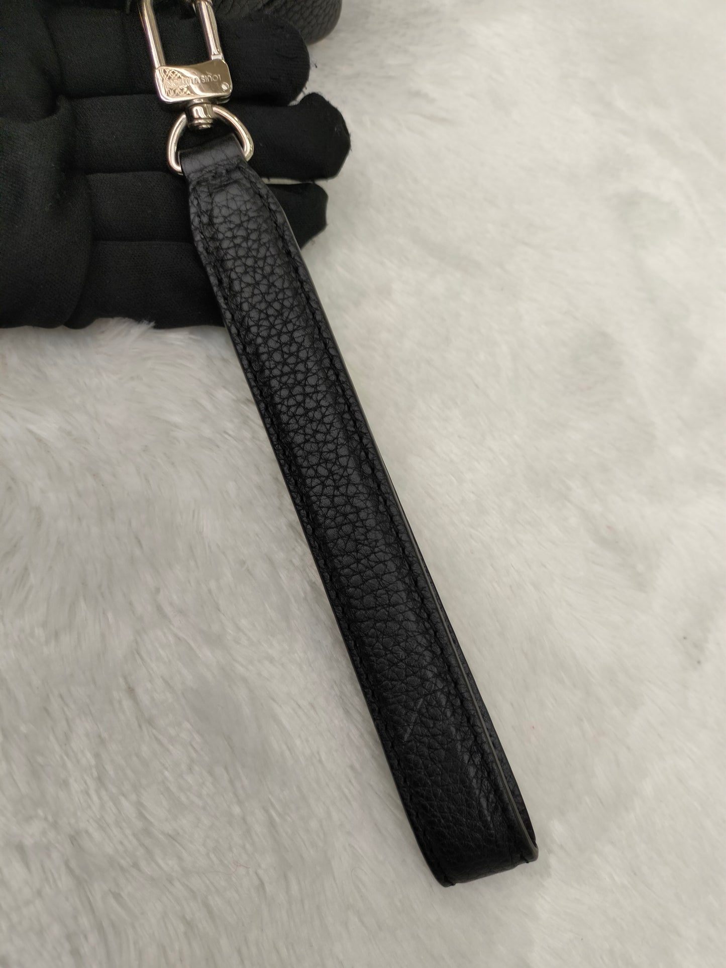LV Kasai Clutch Grained Black 2019