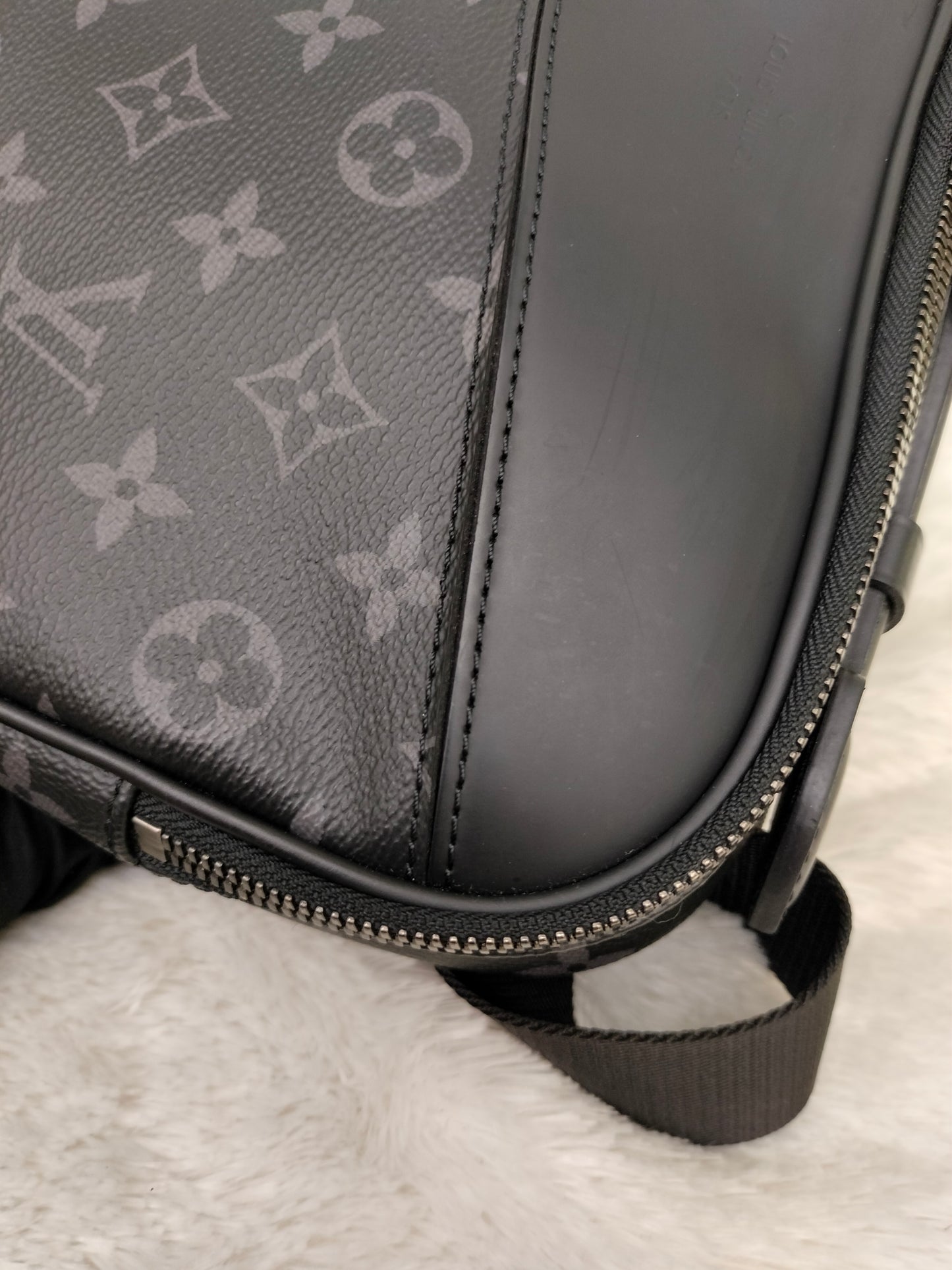 LV Bumbag Explorer Monogram Eclipse 2019