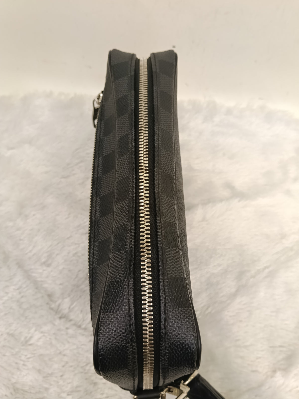 LV Kasai Clutch Graphite 2018