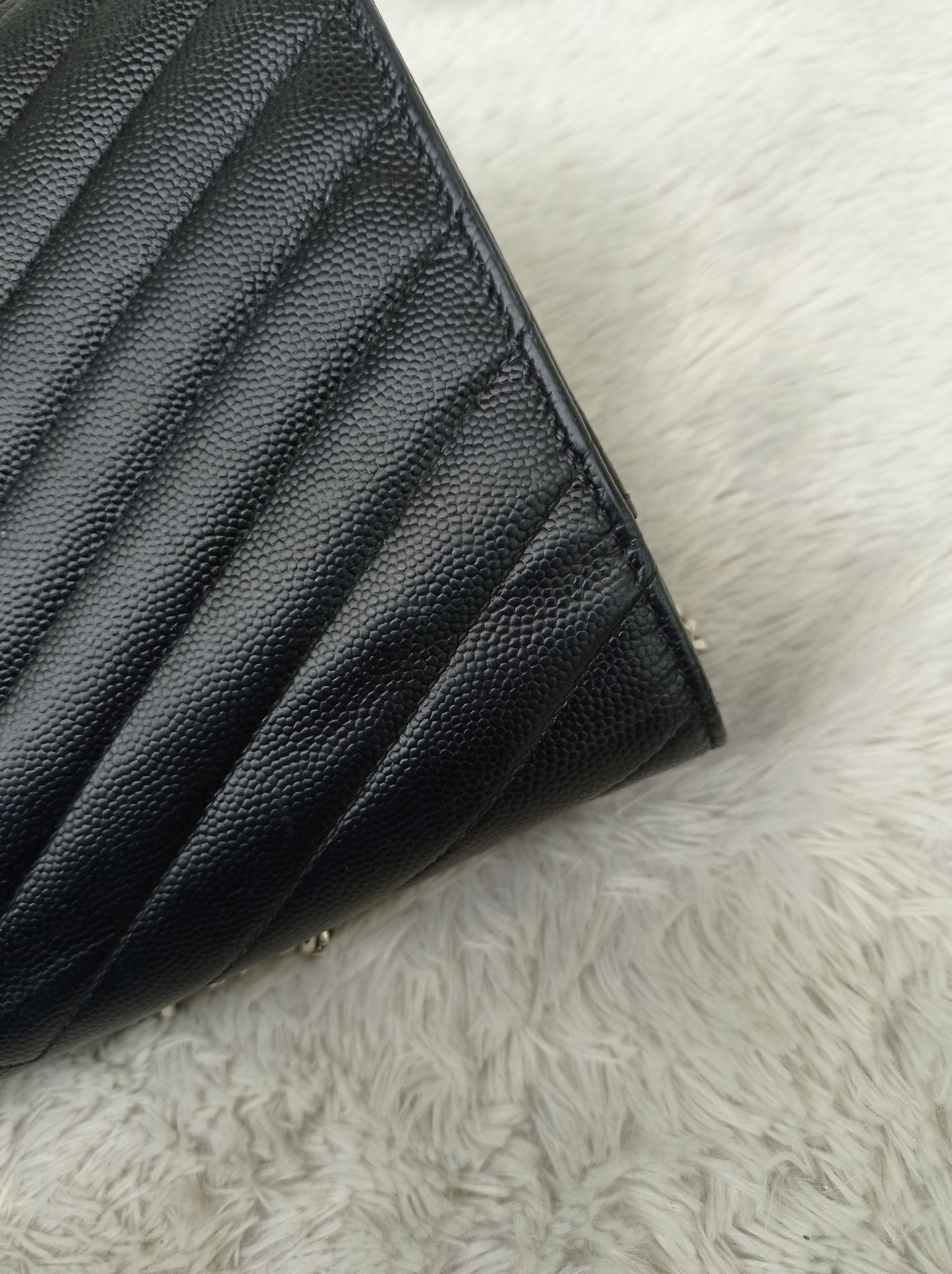 YsL WOC 22 Matelasse Monogramme Grained Black SHW 2018
