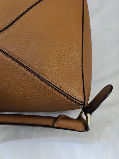 Loewe Puzzle Medium Grained Caramel GHW 2020