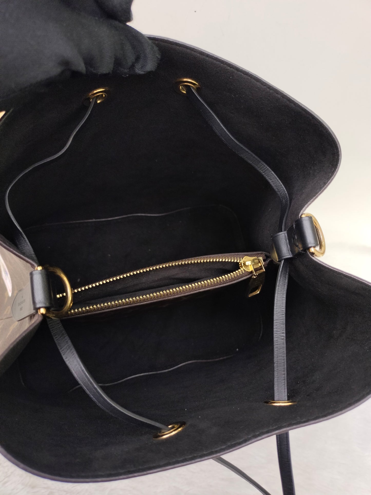 LV Neo Noe Monogram World Tour