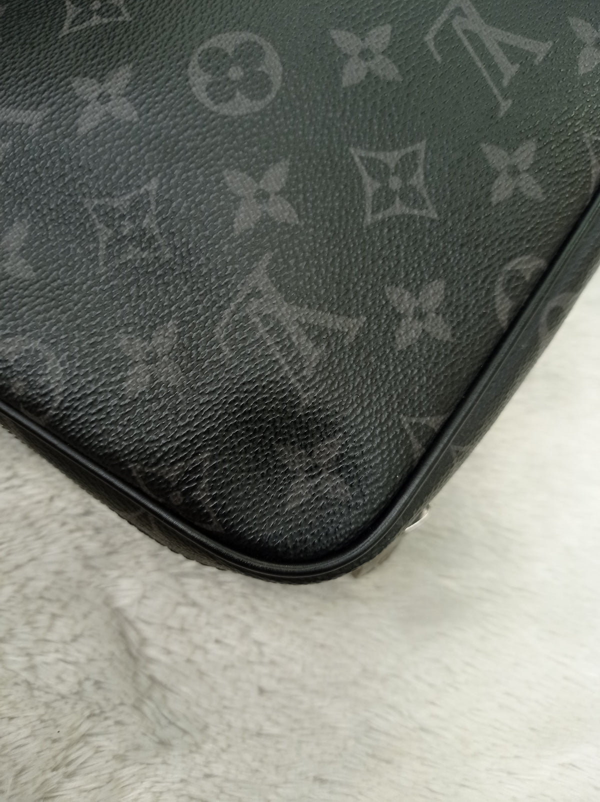 LV Toilet Pouch GM Monogram Eclipse 2017