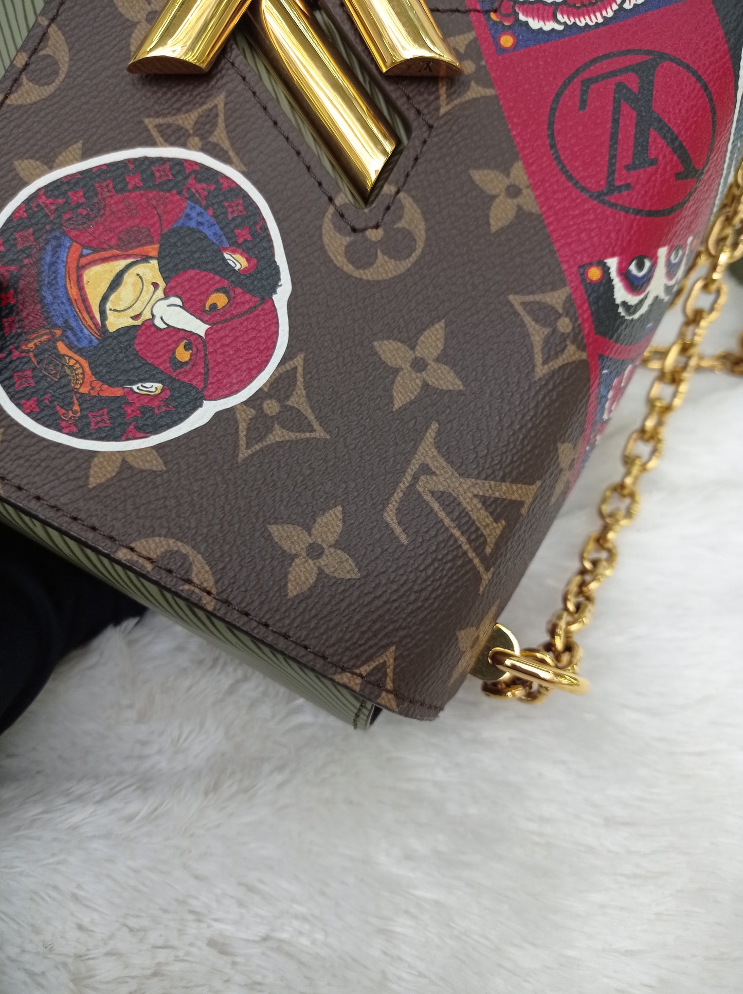 LV Twist MM Monogram Kabuki