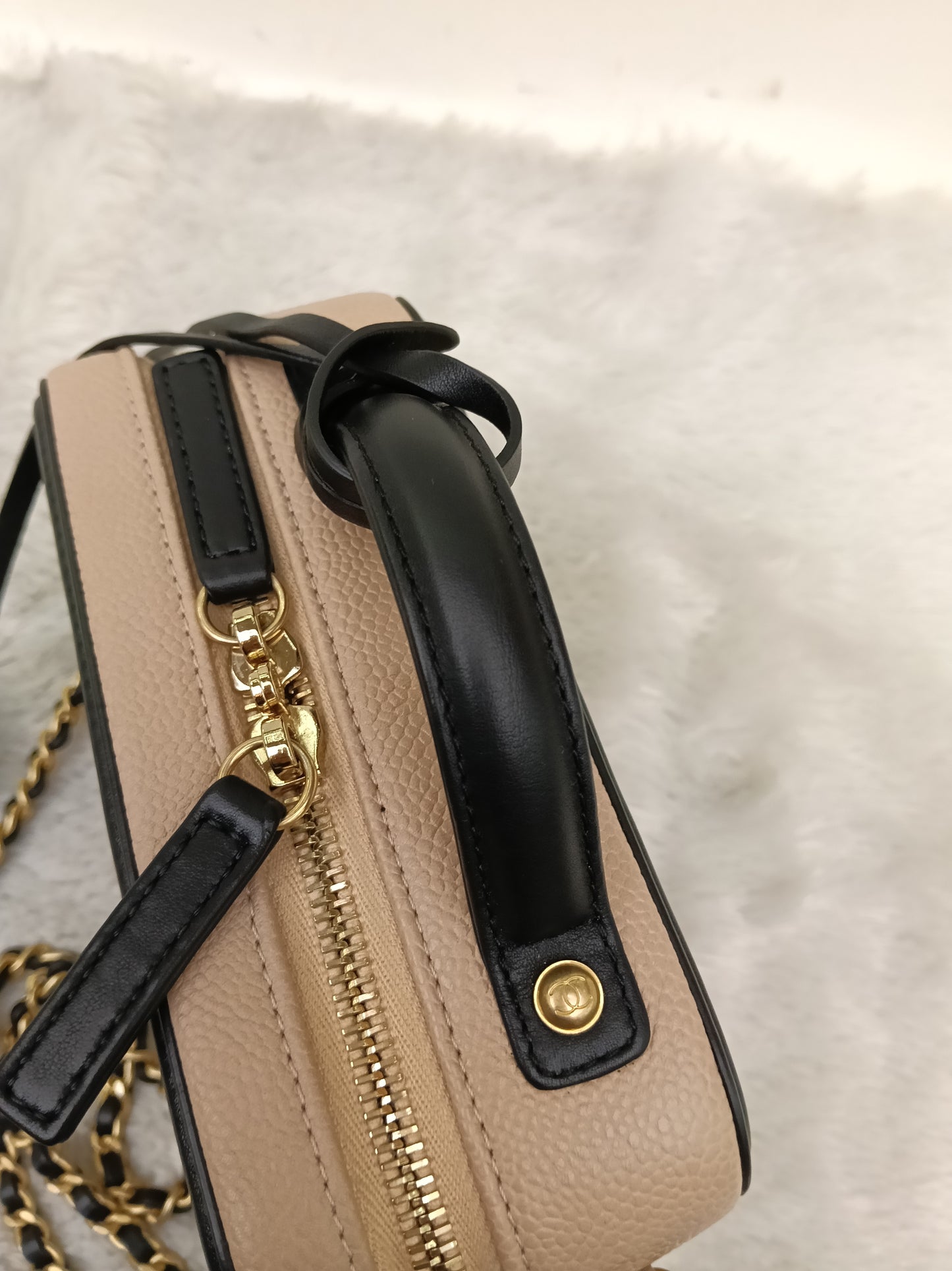 *Neverbeen Used* Chanel Filigree Vanity Case Small Caviar Beige Black GHW #27