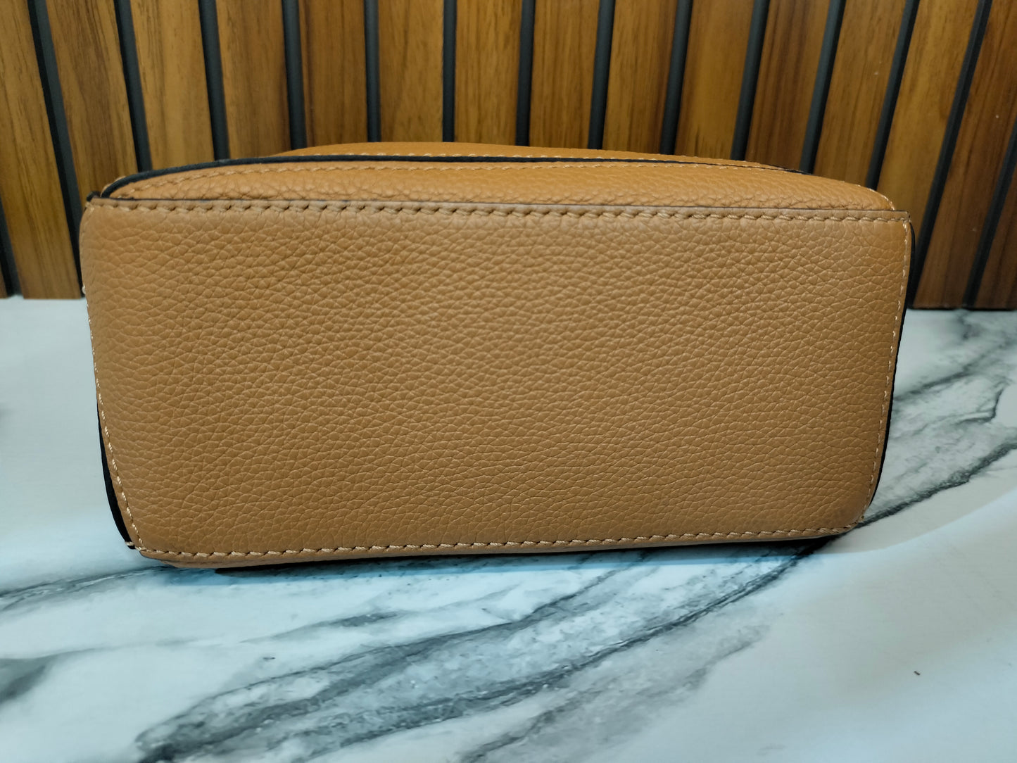 Loewe Puzzle Mini Grained Light Caramel GHW 2022